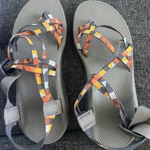 New w/o tags Chaco’s